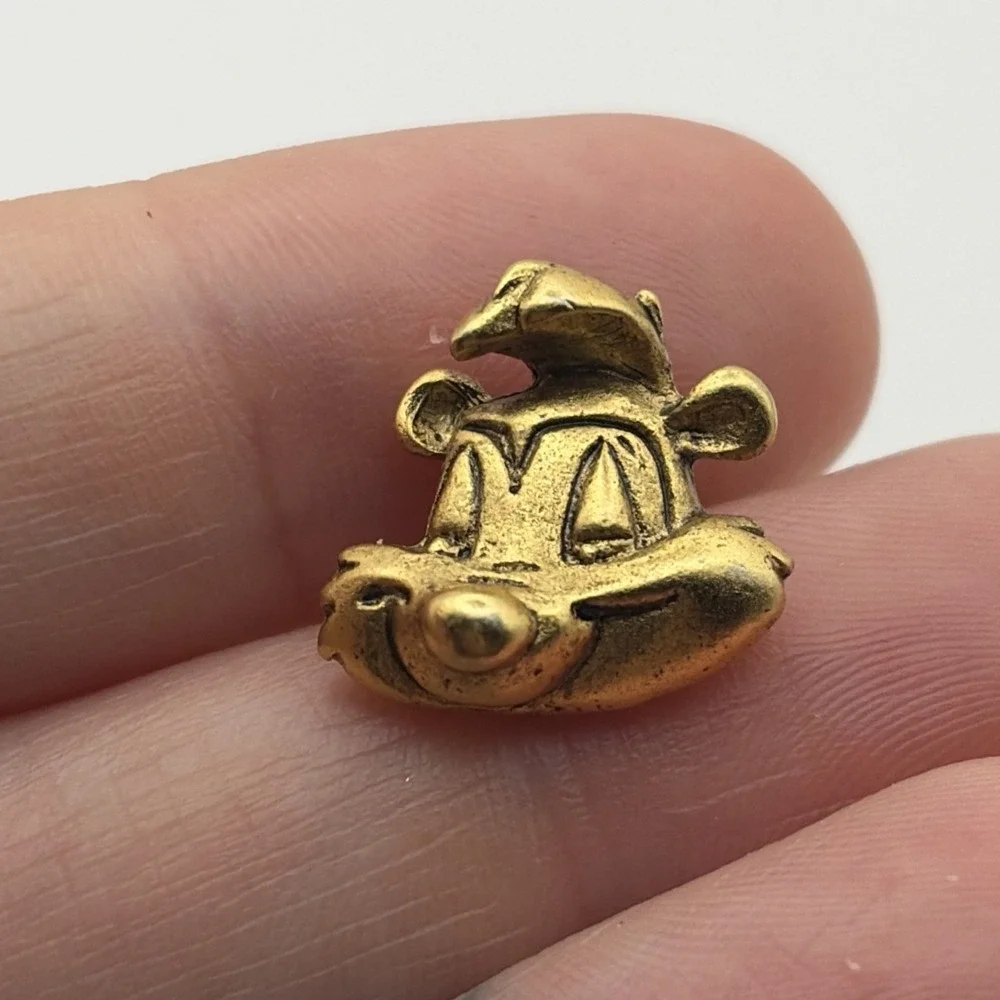 1992 Looney Tunes Pepe‎ Le Pew Head Warner Bros Gold Tone Lapel Hat Pin